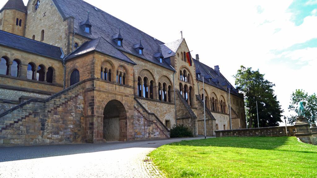Hotel Kaiserhof Goslar Room photo